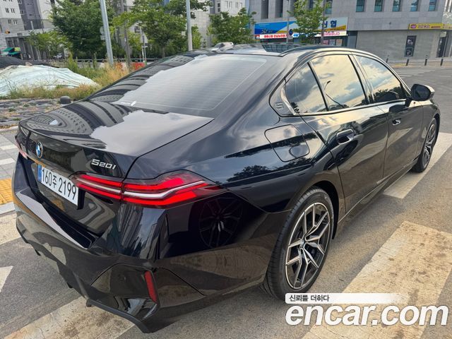 BMW 5-Series 520i M Sport — пробег 1 185 км — фото 3 из 5