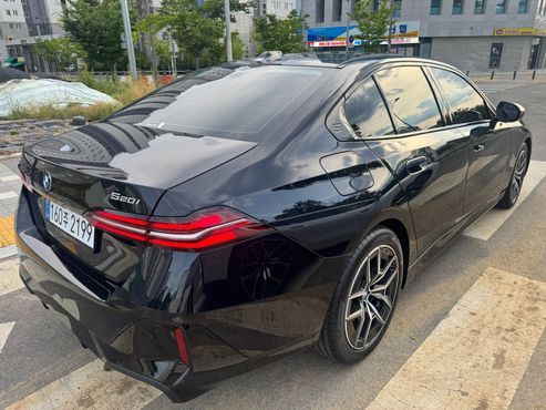 BMW 5-Series 520i M Sport — пробег 1 185 км — фото 3 из 5