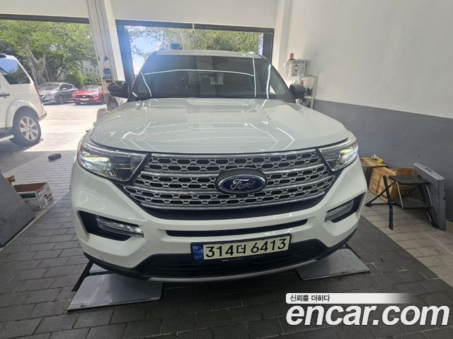 Ford Explorer 2.3 LimIted 4WD — пробег 42 000 км — фото 1 из 5
