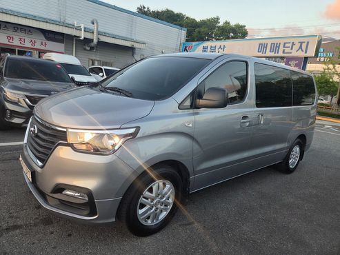 Hyundai Starex Van 3-Seater Smart — пробег 124 000 км — фото 4 из 5