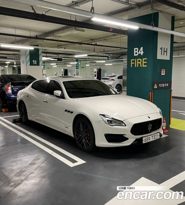 Maserati Quattroporte GTS 3.8 V8 Gransport — пробег 80 000 км — фото 1 из 5