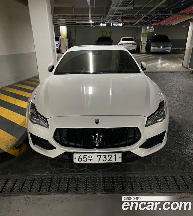 Maserati Quattroporte GTS 3.8 V8 Gransport — пробег 80 000 км — фото 3 из 5