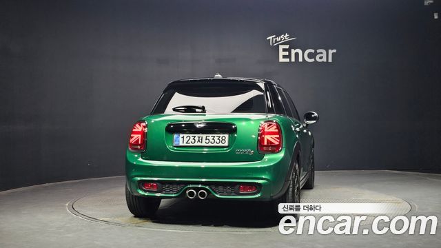 Mini Cooper 5Door Standard 3rd — пробег 45 804 км — фото 4 из 5