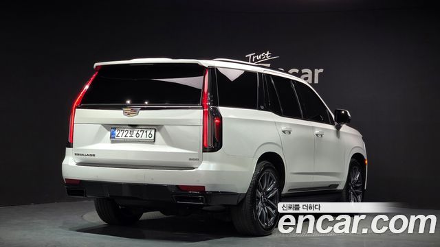 Cadillac Escalade 6.2 Sports Platinum — пробег 55 880 км — фото 2 из 5