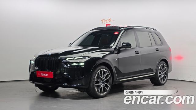 BMW X7 xDrive 40i M Sport 7STR — пробег 13 110 км — фото 1 из 5