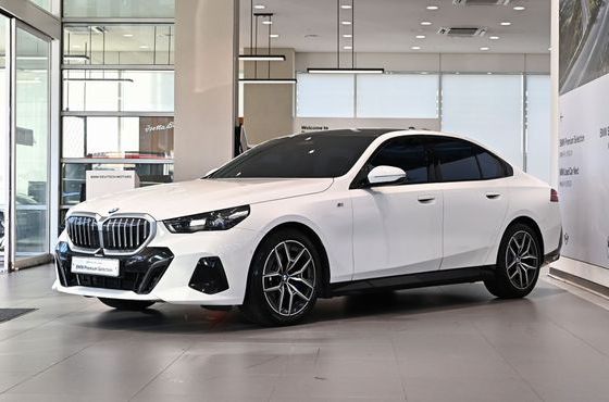 BMW 5-Series 523d M Sport — пробег 28 184 км — фото 1 из 5