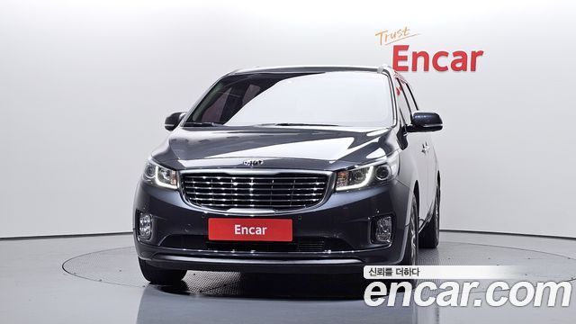 Kia Carnival 11-seater Noblesse — пробег 125 935 км — фото 3 из 5