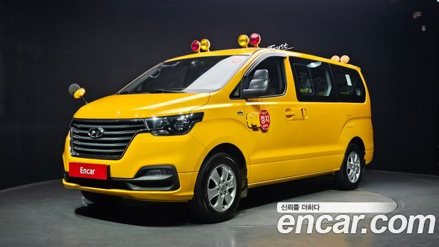 Hyundai Starex 4WD School Bus — пробег 70 003 км — фото 1 из 5