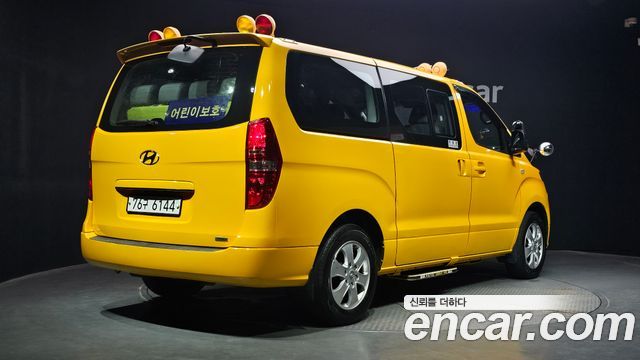 Hyundai Starex 4WD School Bus — пробег 70 003 км — фото 2 из 5