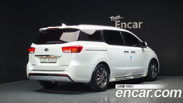 Kia Carnival из Кореи Encar