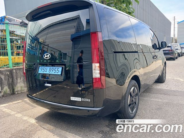 Hyundai Staria EV Cargo 5-Seater Modern — пробег 500 км — фото 2 из 5