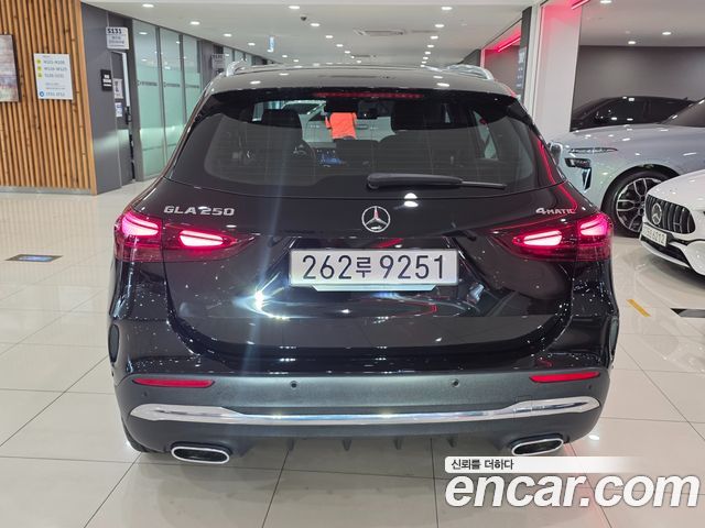 Mercedes-Benz GLA-Class GLA250 4MATIC — пробег 14 353 км — фото 4 из 5
