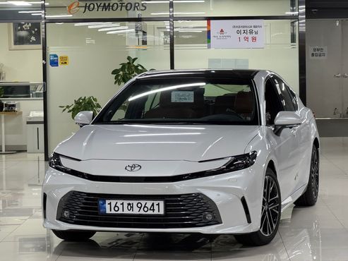 Toyota Camry 2.5 XLE Premium Hybrid — пробег 4 км — фото 1 из 5
