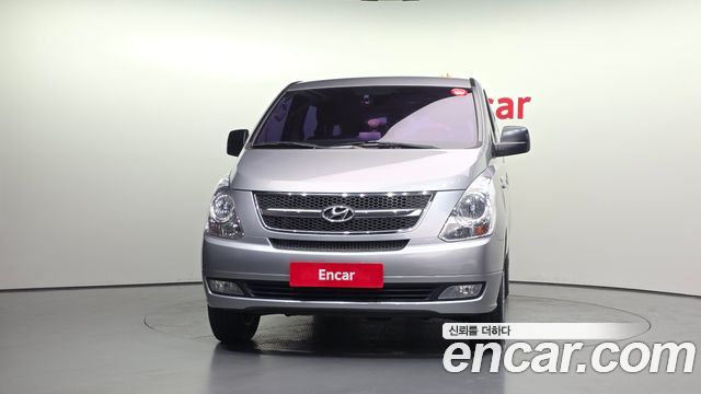 Hyundai Starex 4WD 12-Seater Wagon CVX Luxury — пробег 197 496 км — фото 3 из 5