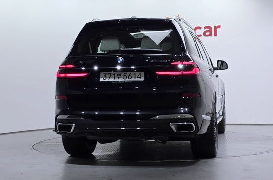 BMW X7 xDrive 40i M Sport 6STR — пробег 5 937 км — фото 4 из 5