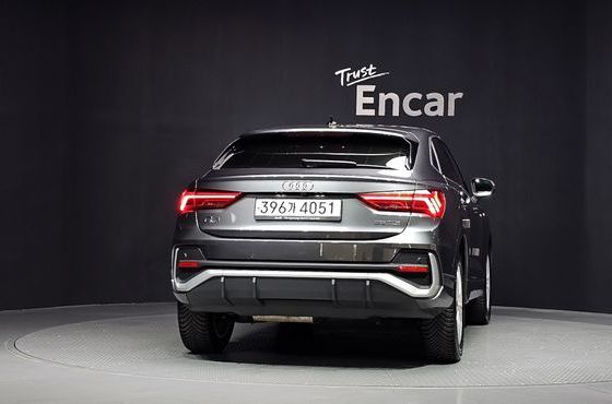 Audi Q3 35 TDI Premium Sportback — пробег 53 777 км — фото 4 из 5