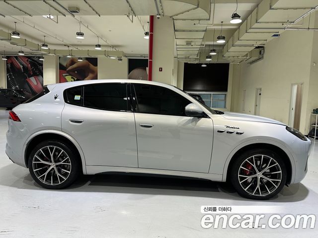 Maserati Grecale 2.0 AWD Modena — пробег 12 780 км — фото 3 из 5