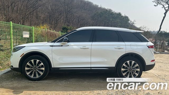 Lincoln Corsair 2.0 Reserve AWD — пробег 26 923 км — фото 2 из 5
