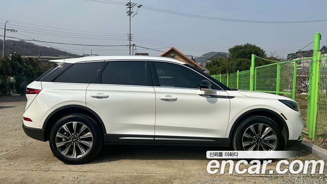 Lincoln Corsair 2.0 Reserve AWD — пробег 26 923 км — фото 3 из 5