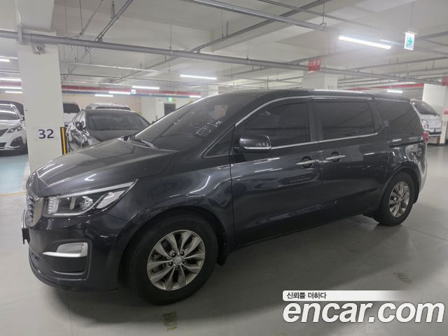 Kia Carnival 11-Seater Deluxe — пробег 219 274 км — фото 2 из 5