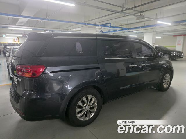 Kia Carnival 11-Seater Deluxe — пробег 219 274 км — фото 5 из 5