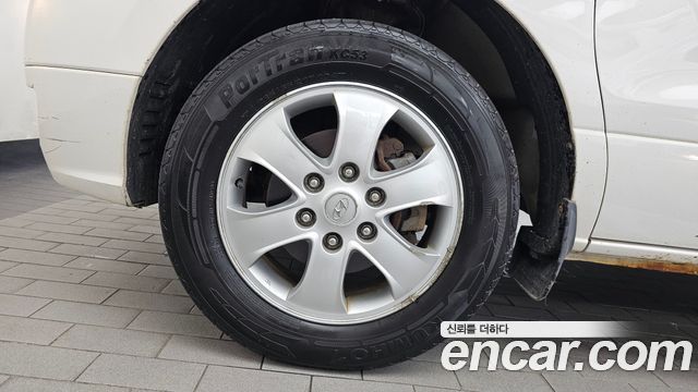 Hyundai Starex 4WD 12-Seater Wagon CVX Deluxe — пробег 241 561 км — фото 5 из 5