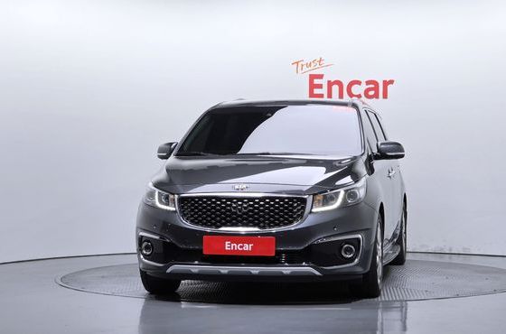Kia Carnival 7-seater Limousine Magic Space — пробег 63 600 км — фото 3 из 5