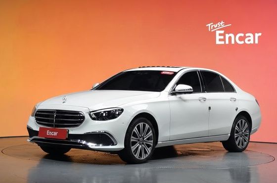 Mercedes-Benz E-Class E350 4MATIC Exclusive — пробег 75 400 км — фото 1 из 5