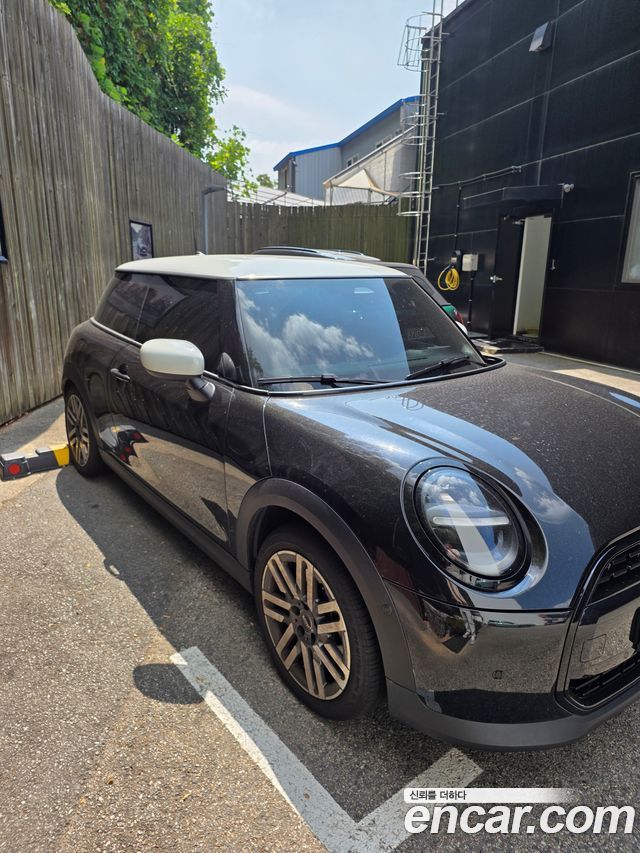Mini Cooper Classic — пробег 1 700 км — фото 1 из 5