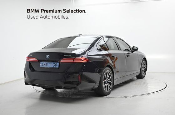 BMW i5 eDrive 40 M Sport — пробег 48 833 км — фото 2 из 5
