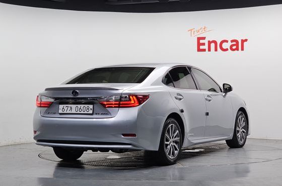 Lexus ES Supreme XV60 — пробег 179 310 км — фото 2 из 5