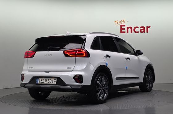 Kia Niro 1.6 HEV Signature — пробег 117 969 км — фото 2 из 5