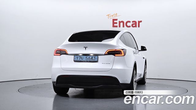 Tesla Model Y Long Range AWD — пробег 59 463 км — фото 4 из 5