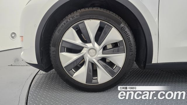 Tesla Model Y Long Range AWD — пробег 59 463 км — фото 5 из 5