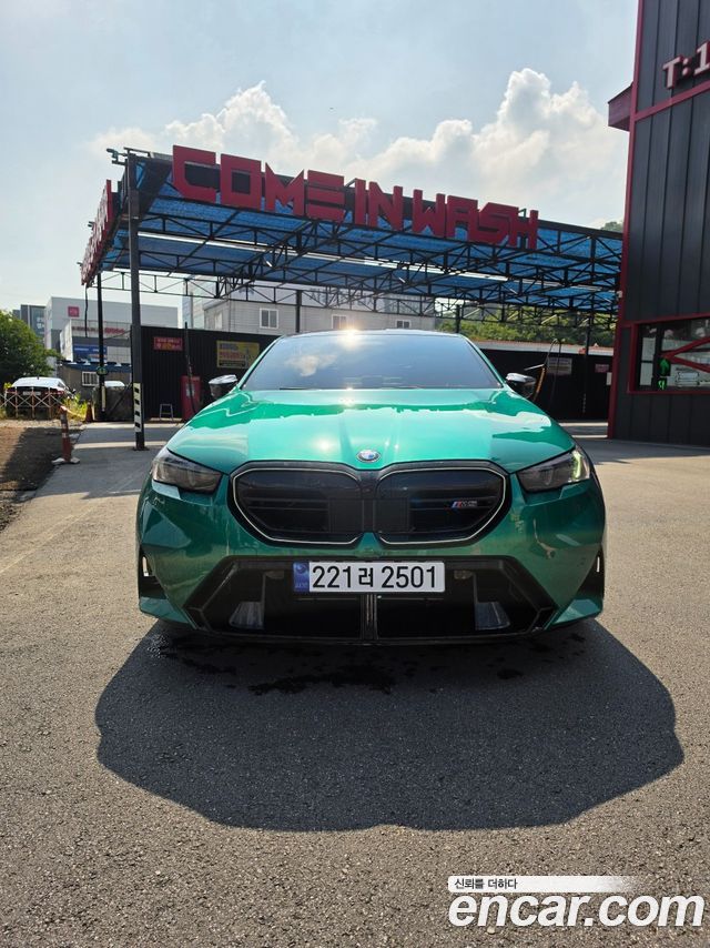 BMW M5 M5 Sedan — пробег 5 500 км — фото 1 из 5