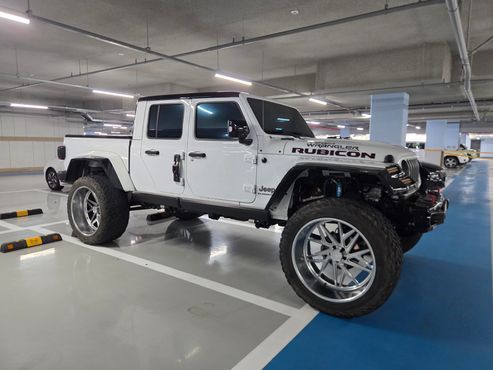 Jeep Gladiator 3.6 Rubicon — пробег 30 300 км — фото 1 из 5