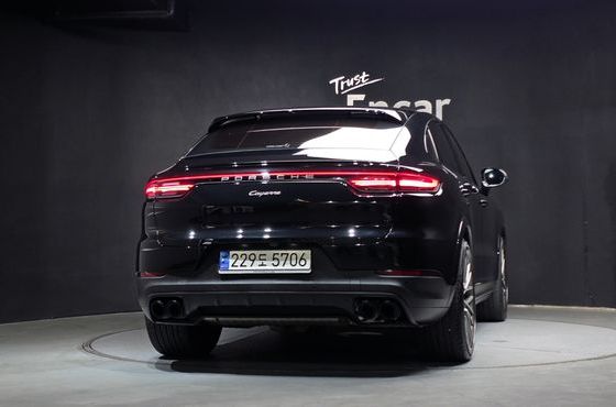 Porsche Cayenne 3.0 COUPE PLATINUM EDITION — пробег 13 918 км — фото 4 из 5