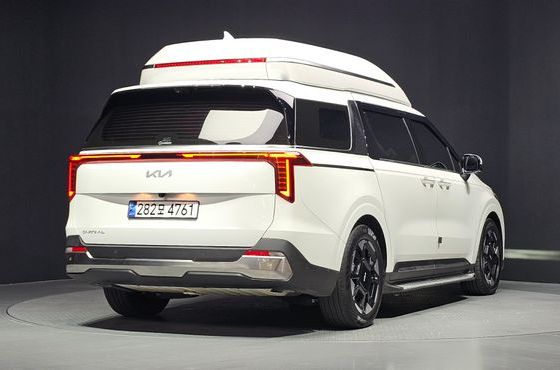 Kia Carnival Gasoline 7-Seater Hi Limousine Signature — пробег 65 291 км — фото 2 из 5
