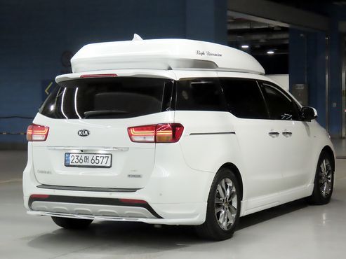 Kia Carnival 9-seater Hi-Limousine Prestige — пробег 112 000 км — фото 4 из 5