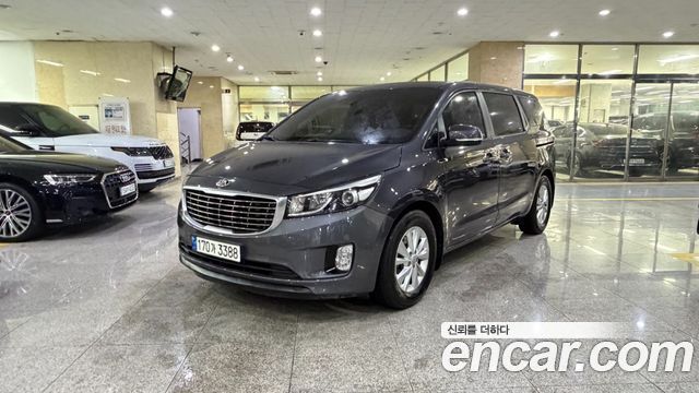 Kia Carnival 11-seater Deluxe — пробег 185 708 км — фото 1 из 5