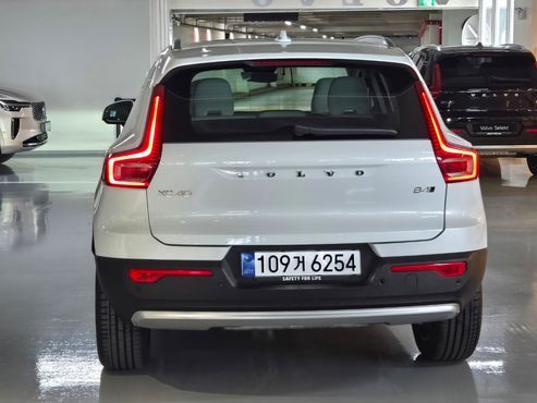 Volvo XC40 B4 Ultra Bright — пробег 236 км — фото 4 из 5