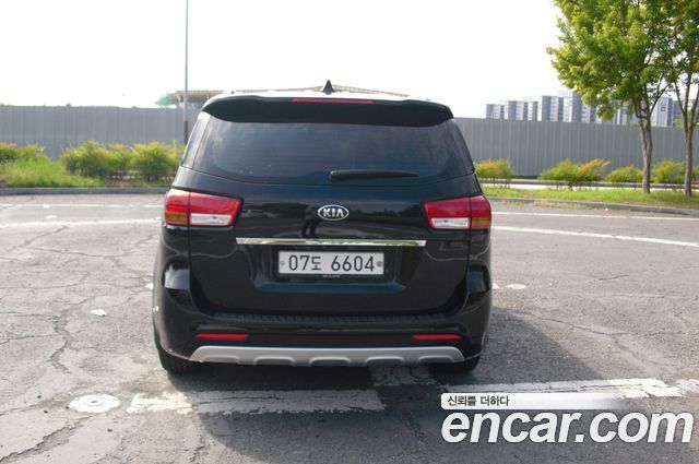 Kia Carnival 11-seater Noblesse — пробег 180 015 км — фото 4 из 5