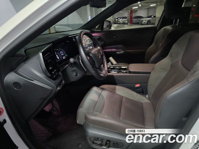 Lexus RX Luxury — пробег 15 000 км — фото 5 из 5