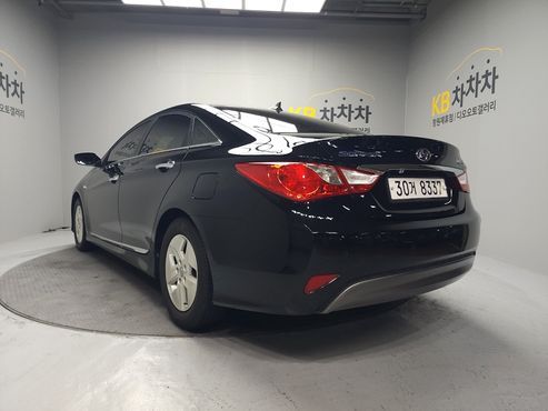 Hyundai Sonata 2.0 Smart — пробег 221 000 км — фото 4 из 5