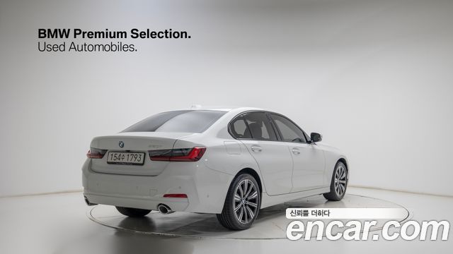 BMW 3-Series 320i — пробег 9 100 км — фото 4 из 5