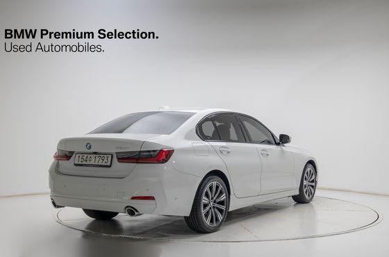 BMW 3-Series 320i — пробег 9 100 км — фото 4 из 5