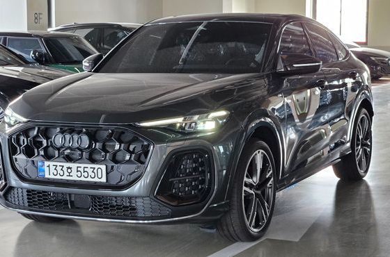 Audi Q5 45 TFSI Quattro Sportback S Line Black Edition — пробег 36 км — фото 2 из 5