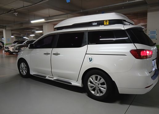 Kia Carnival 11-seater Luxury — пробег 163 000 км — фото 2 из 5