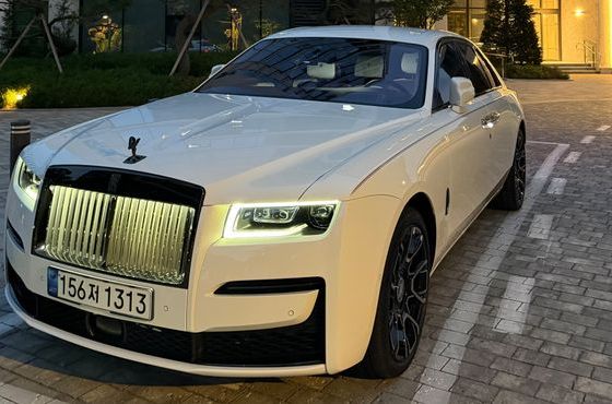 Rolls-Royce Ghost 6.7 V12 Black Badge — пробег 28 000 км — фото 1 из 5