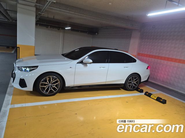 BMW 5-Series 520i M Sport — пробег 41 000 км — фото 1 из 5
